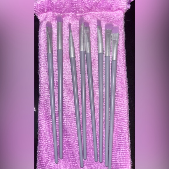 GXVE & MORPHE MAKEUP BUNDLE - Picture 4 of 13